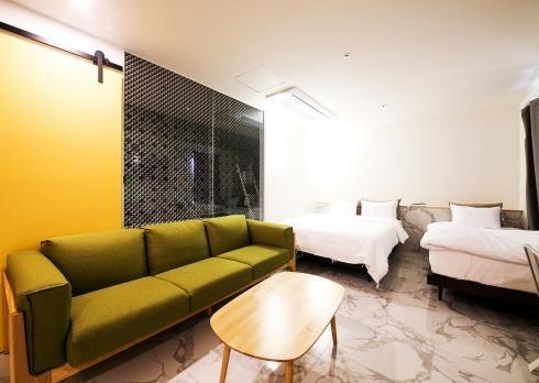 Hotel Elephant Shower Jinju Exterior photo