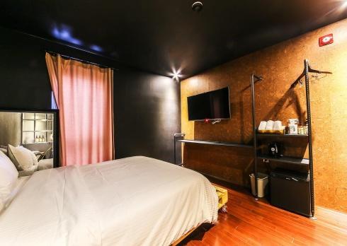 Hotel Elephant Shower Jinju Exterior photo