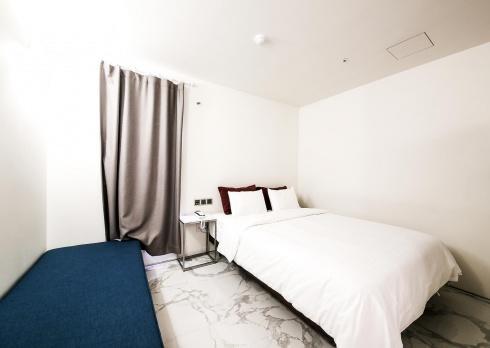 Hotel Elephant Shower Jinju Exterior photo